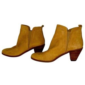 Lucky Brand Women's JANA Fashion Boot SZ 9 1/2 Pull-On Design Leather Upper